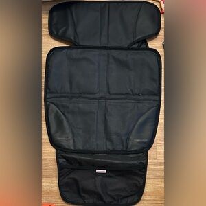 Munchkin Autoseat Protector